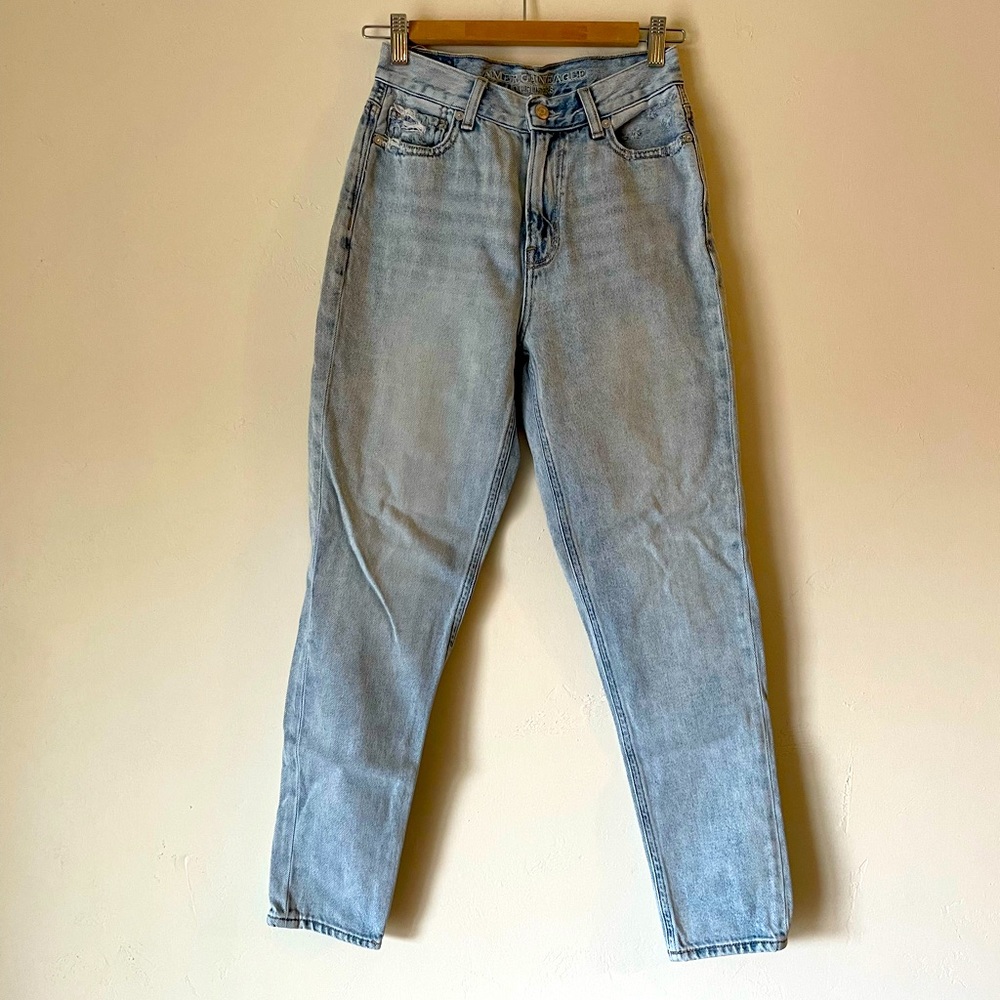 American Eagle Outfitters Mom Jean size 0